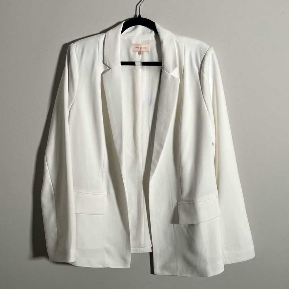 Skies Are Blue White Blazer Large with Classic Lapel and Tailored Fit NWOT